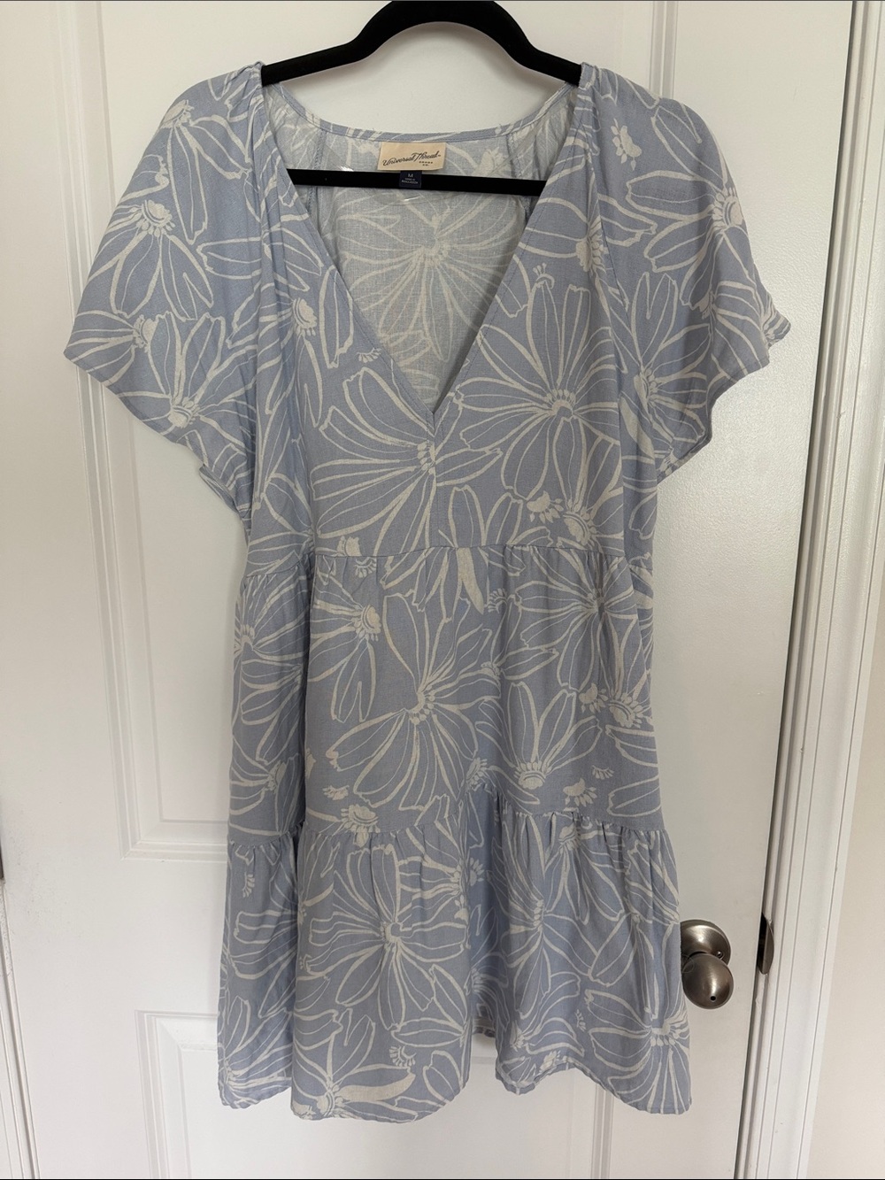 Universal Thread Light Blue Floral V-Neck Tiered Dress - Casual Women's Dress M